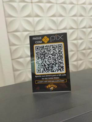 Display QR Cod Acrílico Transparente 10x15 4x0 Brilho  Ideal para facilitar seu atendimento, podendo ser usado com QR de direcionamento